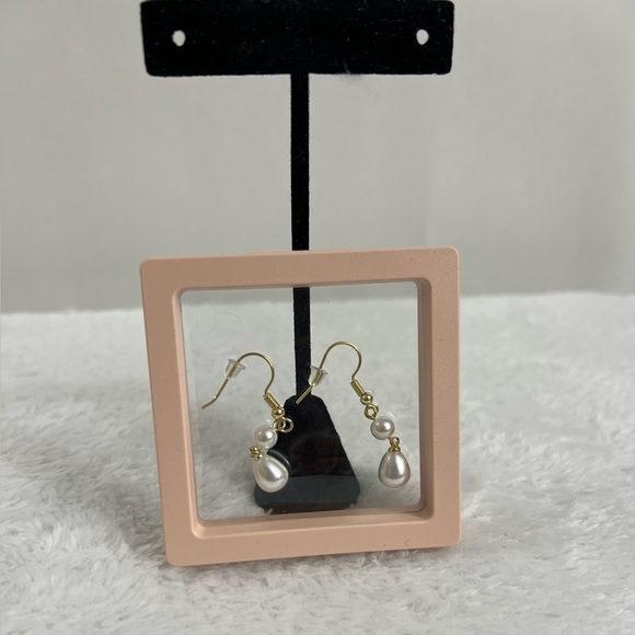 Elegant Pearl Drop Earrings - Picture 11 of 11